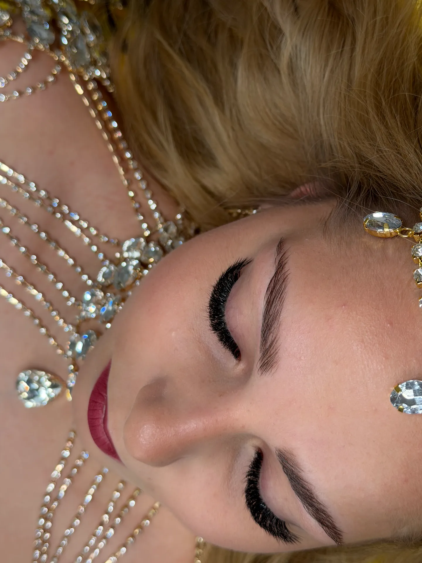 Golden Shine Beauty Salon kezelési környezete Tatabányán